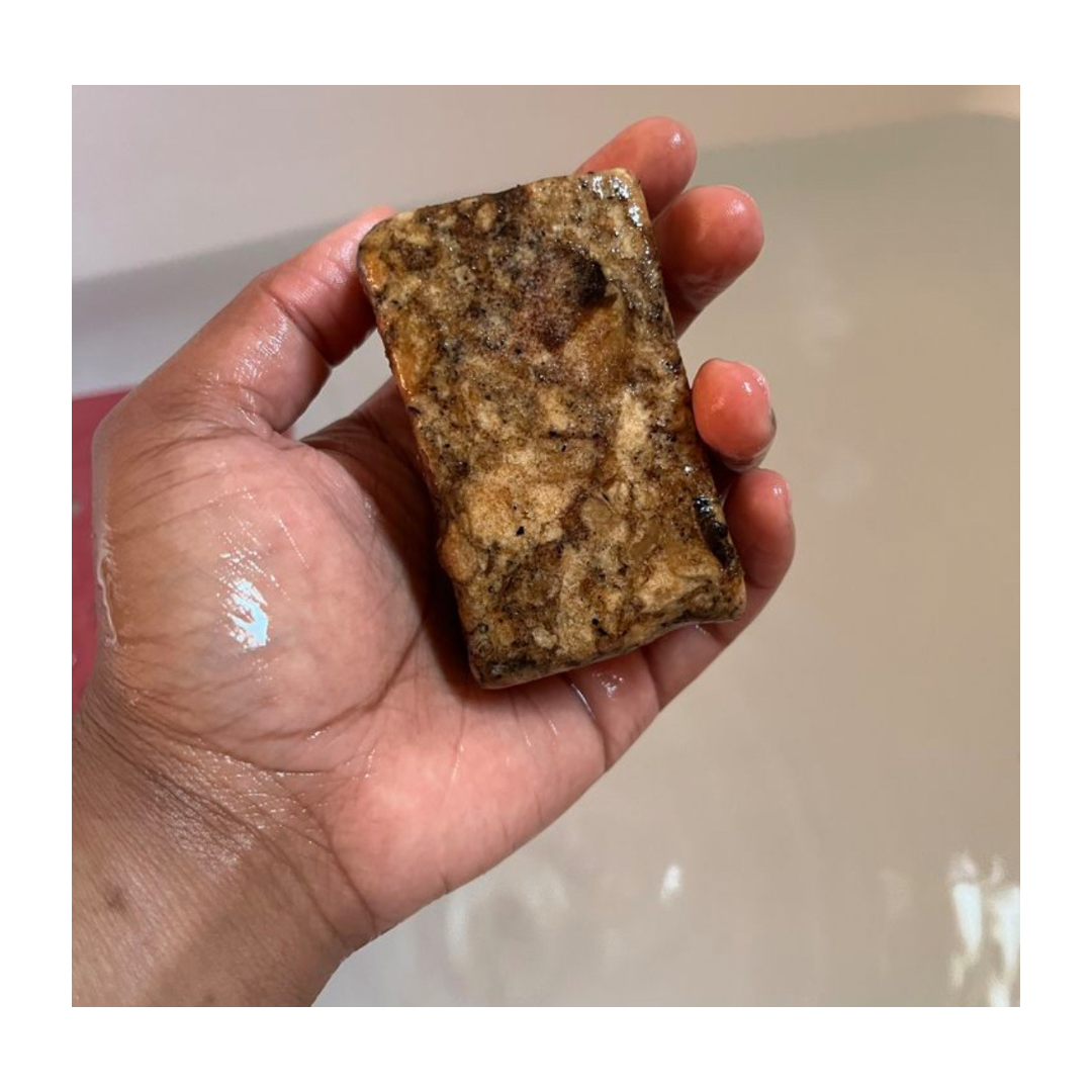 Savon noir africain : un héritage de beauté transmis de génération en génération